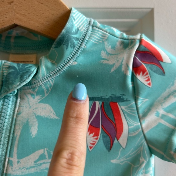 OshKosh‎ infant swimsuit size 3 months - Picture 2 of 5